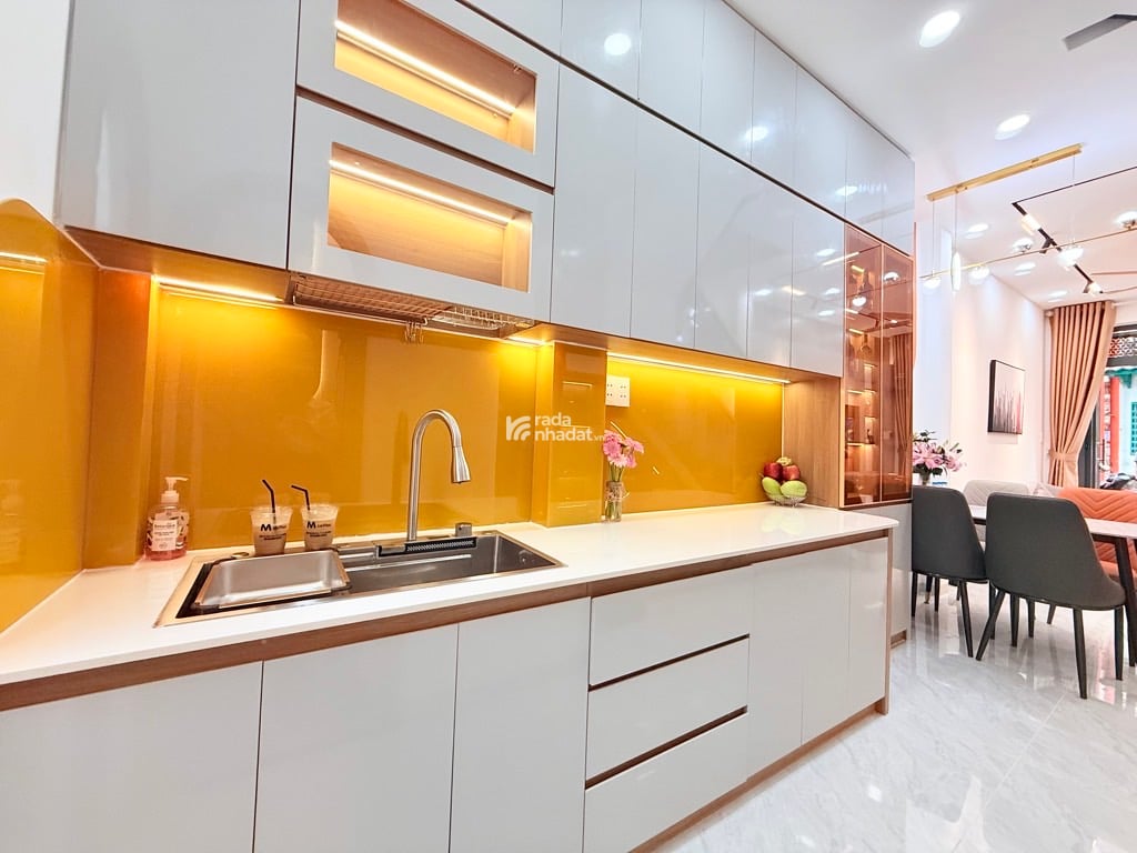 HẺM XE HƠI TRẦN KHẮC CHÂN, PHÚ NHUẬN, 30M2 CÓ KC Ở NGAY. GIẢM 350TR CHỈ CÒN 4.65T TL