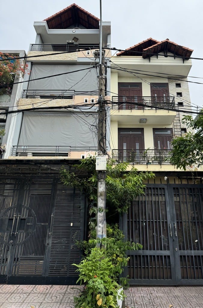 MỚI ĐẸP Ở NGAY MẶT TIỀN KD TỐT, K. HIMLAM TRƯỜNG THỌ 3 TẦNG 5X20 NHỈNH 12 TỶ.