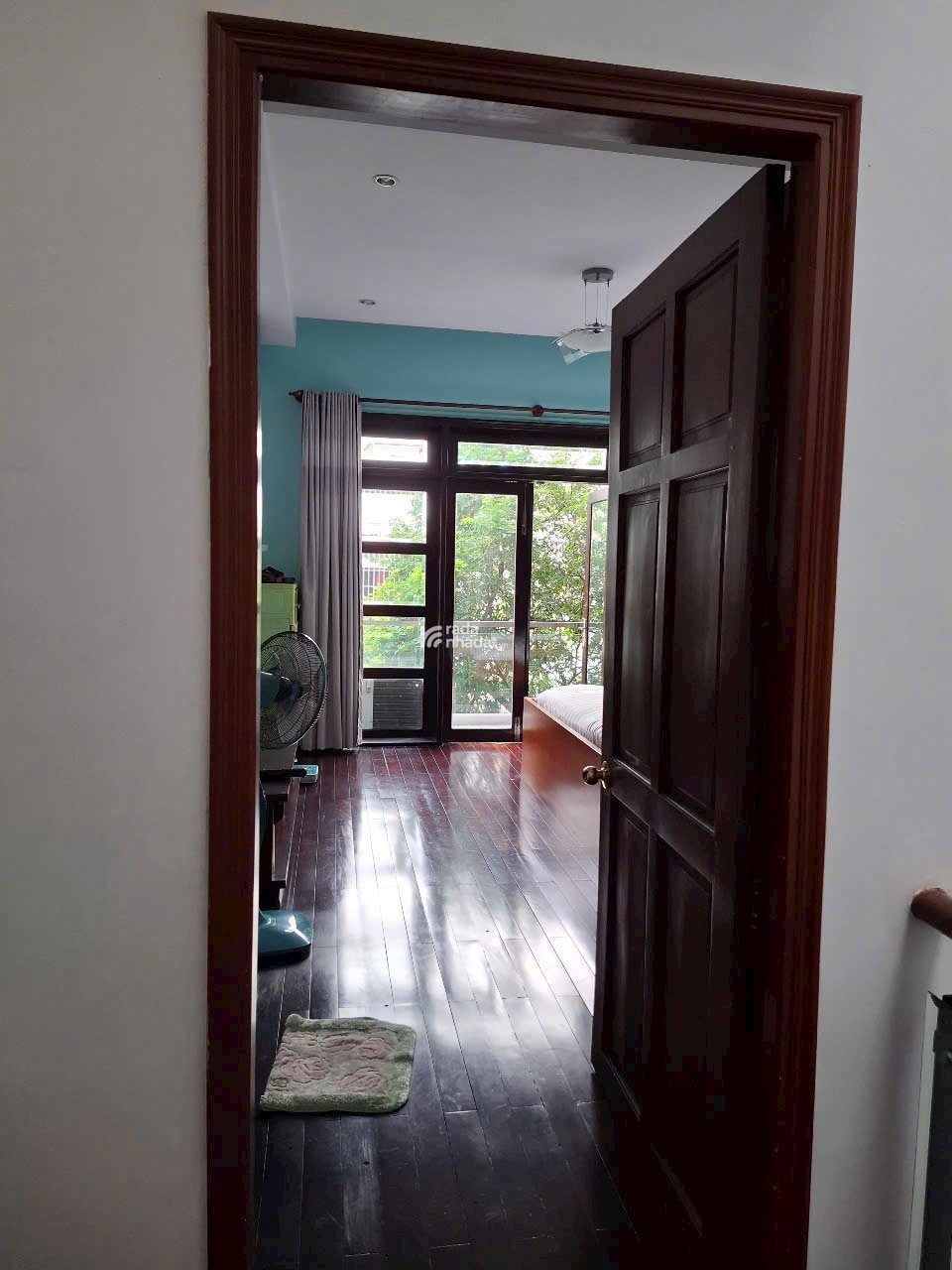 Bán gấp nhà biệt thự Đường Văn Chung, Tân Bình, giảm sốc giá chỉ còn 23ty900, DT : 7,2m x 21m. 