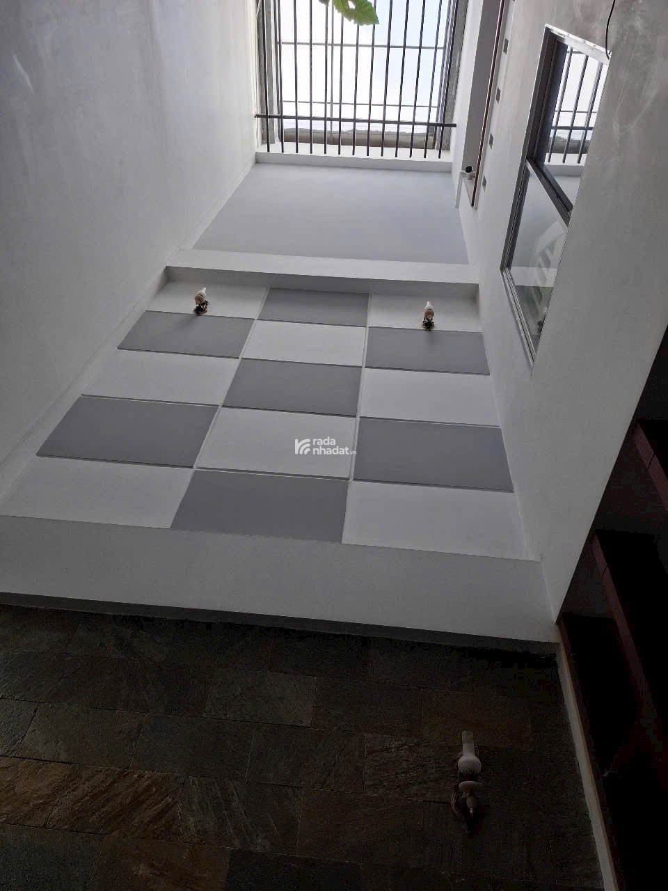 Bán gấp nhà biệt thự Đường Văn Chung, Tân Bình, giảm sốc giá chỉ còn 23ty900, DT : 7,2m x 21m. 