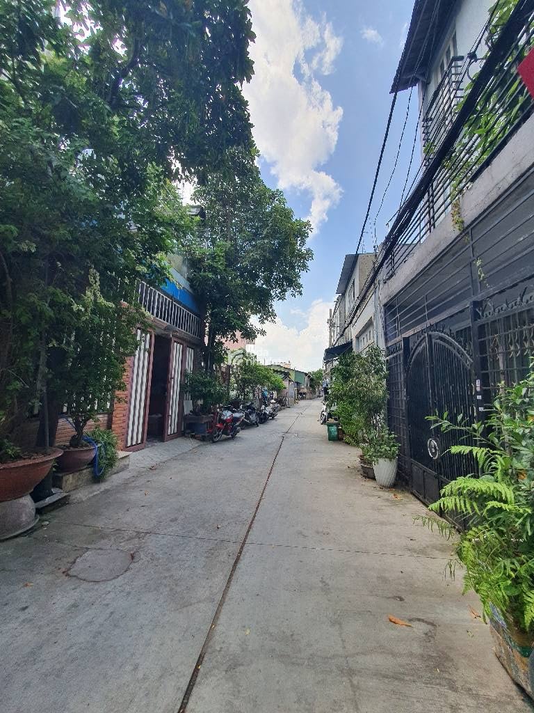 Bán nhà gần lê trọng tấn bình hưng hoà