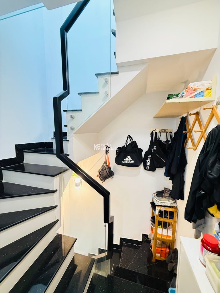 NGAY VÒNG XOAY LÝ THÁI TỔ - NHÀ MỚI 4 TẦNG MUA Ở NGAY- 25M2 - SỔ HC ĐẦY ĐỦ