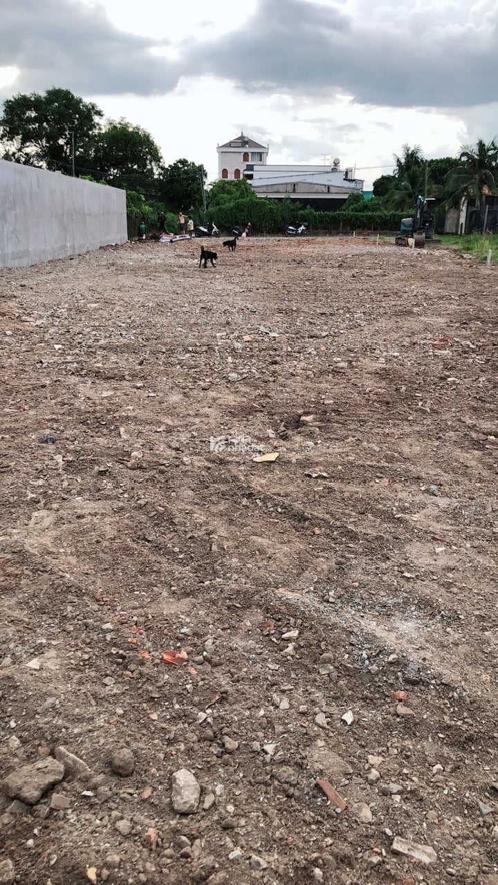 Chủ cần bán lô Hưng định,Thuận An,DB dt 664.5m2 , 76.1m2 thổ cư .Ai có nhu cầu lh:0933077723 (Long)