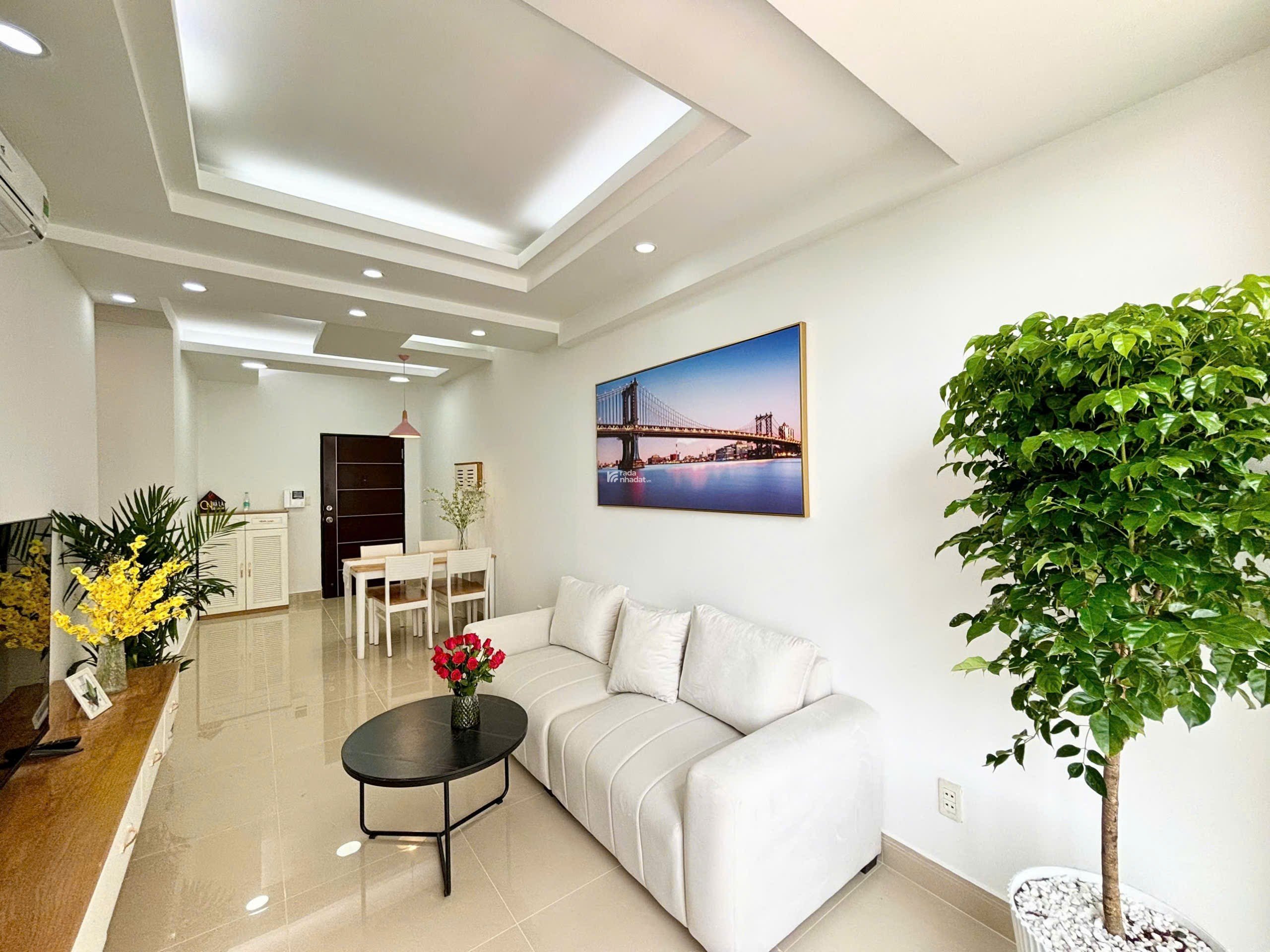Bán nhanh căn hộ Sky garden 3, PMH, Q7, dt 72m2, tk 3PN nhà mới đẹp, giá chỉ 5,7 tỷ 