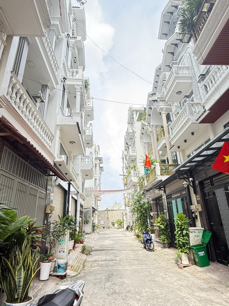 GIÁ MỚI 7.4 TỶ NHÀ MỚI 5 TẦNG (4x14M) GẦN AEON TÂN PHÚ  Ở NGAY SỔ A4 HOÀN CÔNG ĐỦ