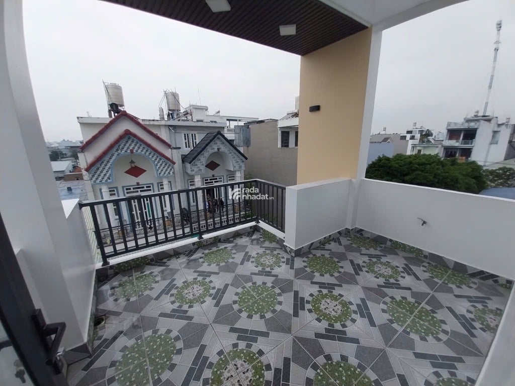 BÁN NHÀ LÊ VĂN KHƯƠNG HIỆP THÀNH QUẬN 12 - DIỆN TÍCH 61.3m - 1 TRỆT 3 LẦU CÓ THANG MÁY - HXH - 7.5T