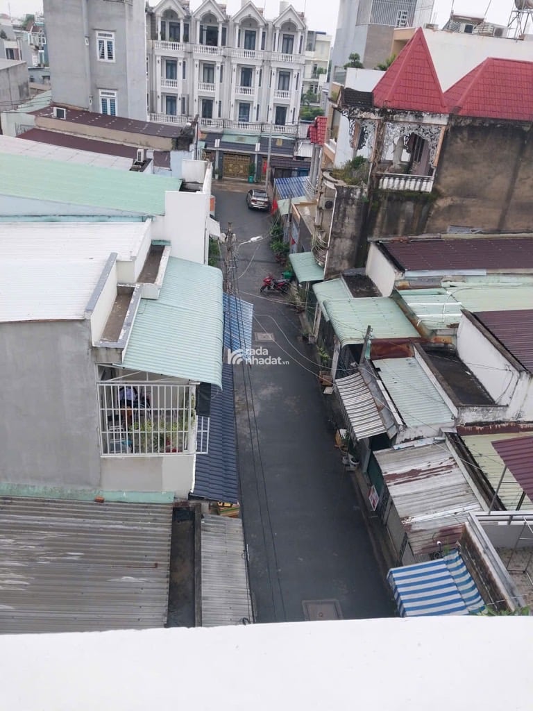 BÁN NHÀ LÊ VĂN KHƯƠNG HIỆP THÀNH QUẬN 12 - DIỆN TÍCH 61.3m - 1 TRỆT 3 LẦU CÓ THANG MÁY - HXH - 7.5T