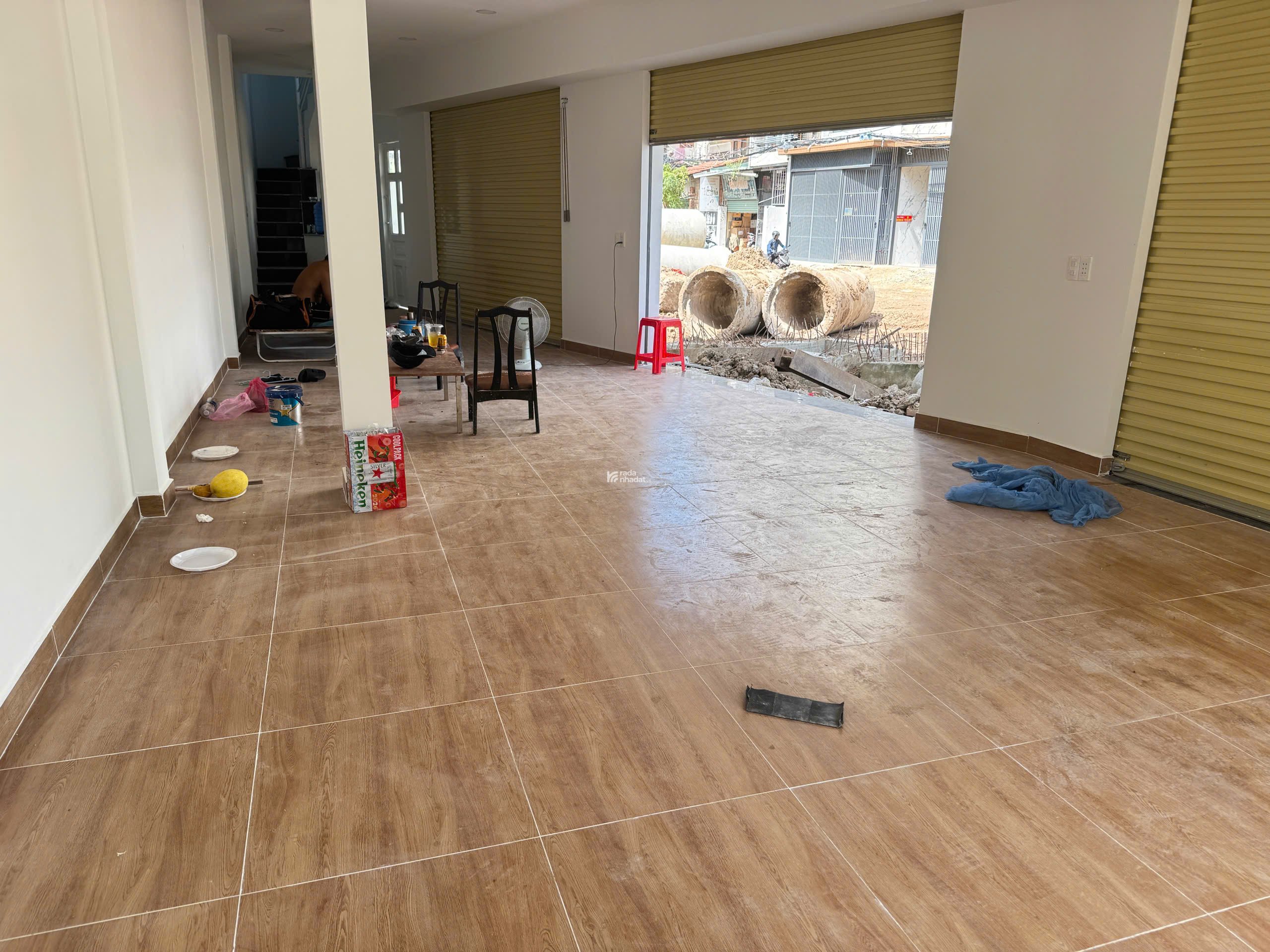 căn góc ngay ngã 5 thông thoáng