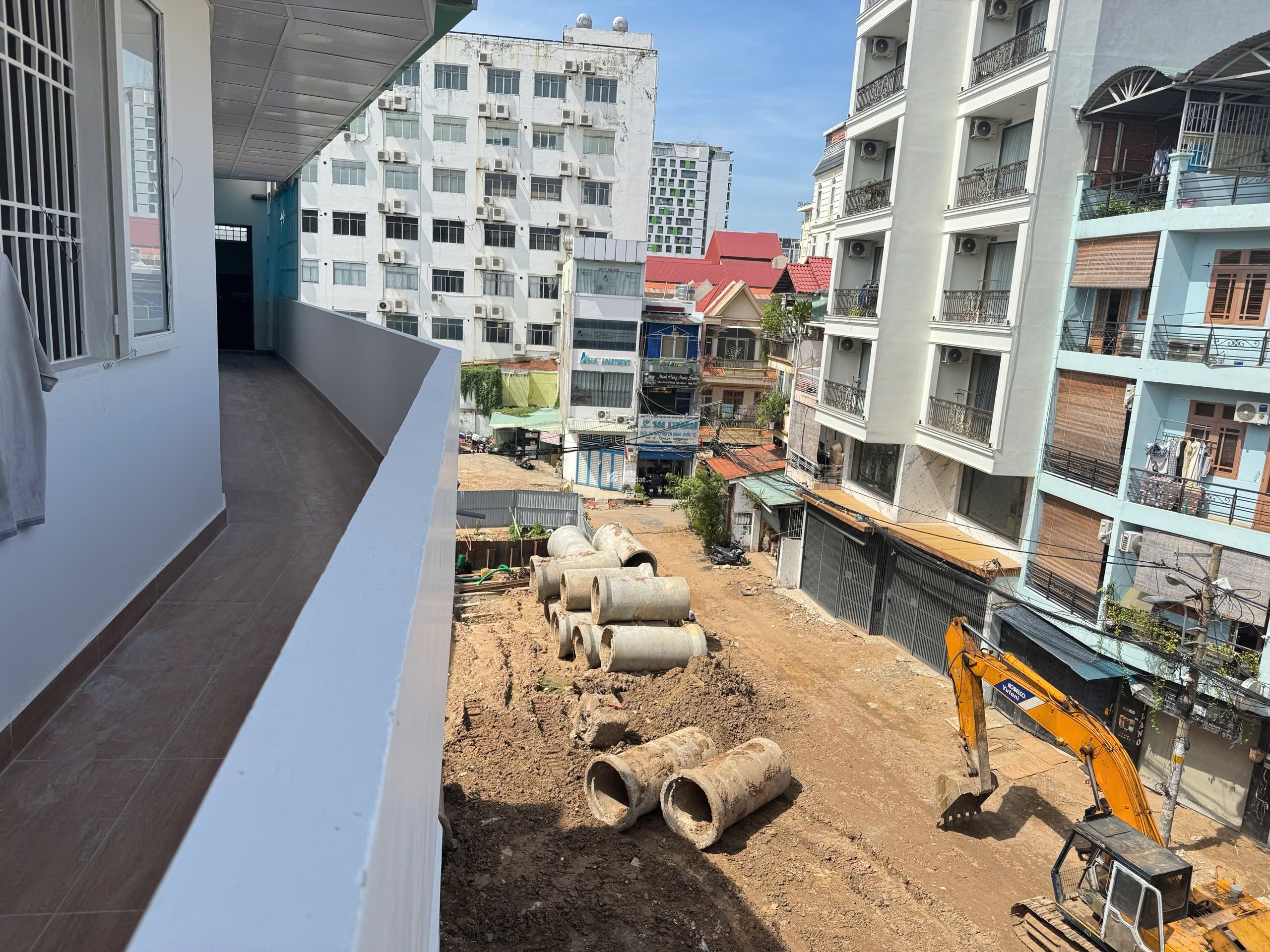 căn góc ngay ngã 5 thông thoáng