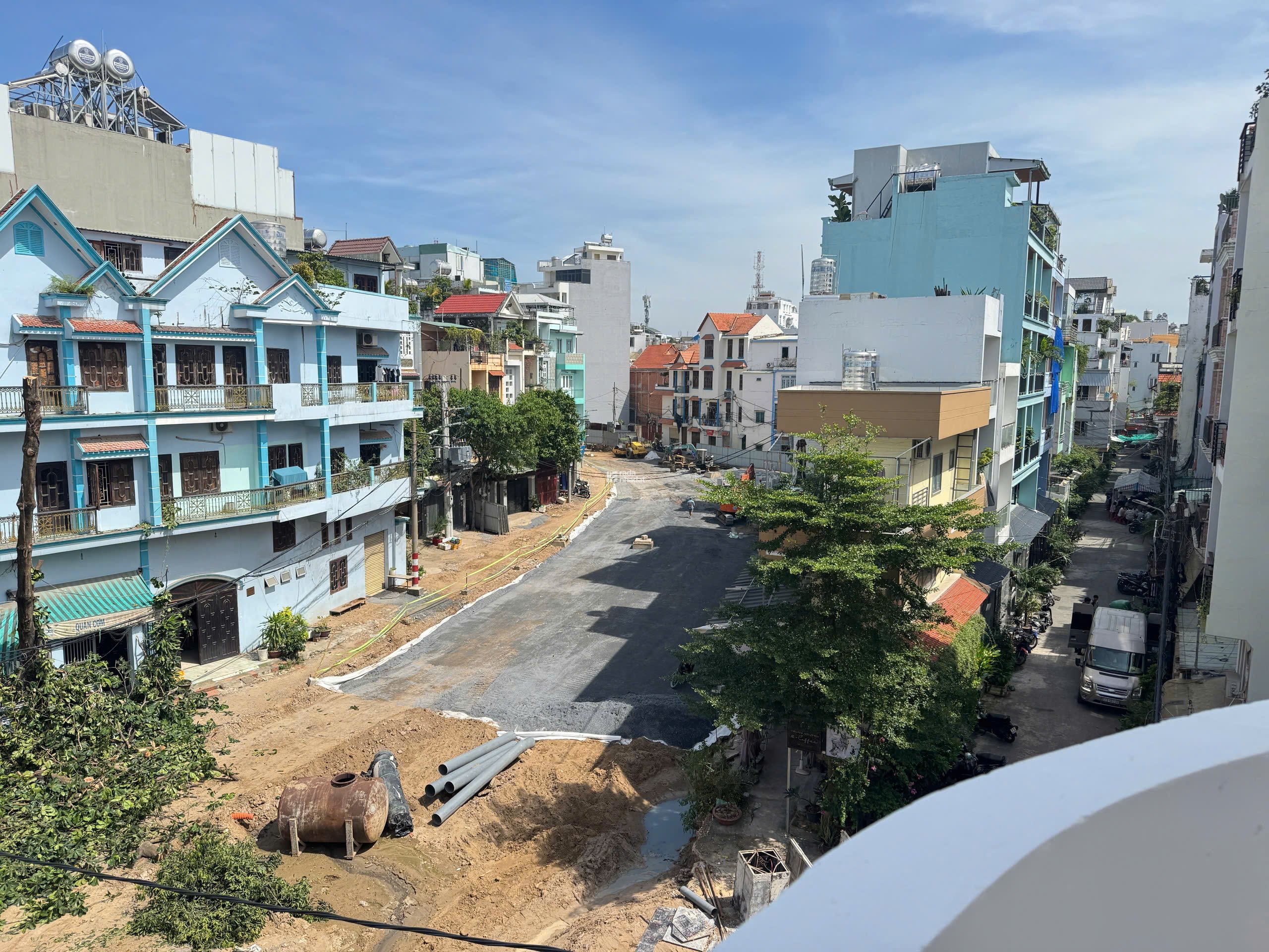 căn góc ngay ngã 5 thông thoáng