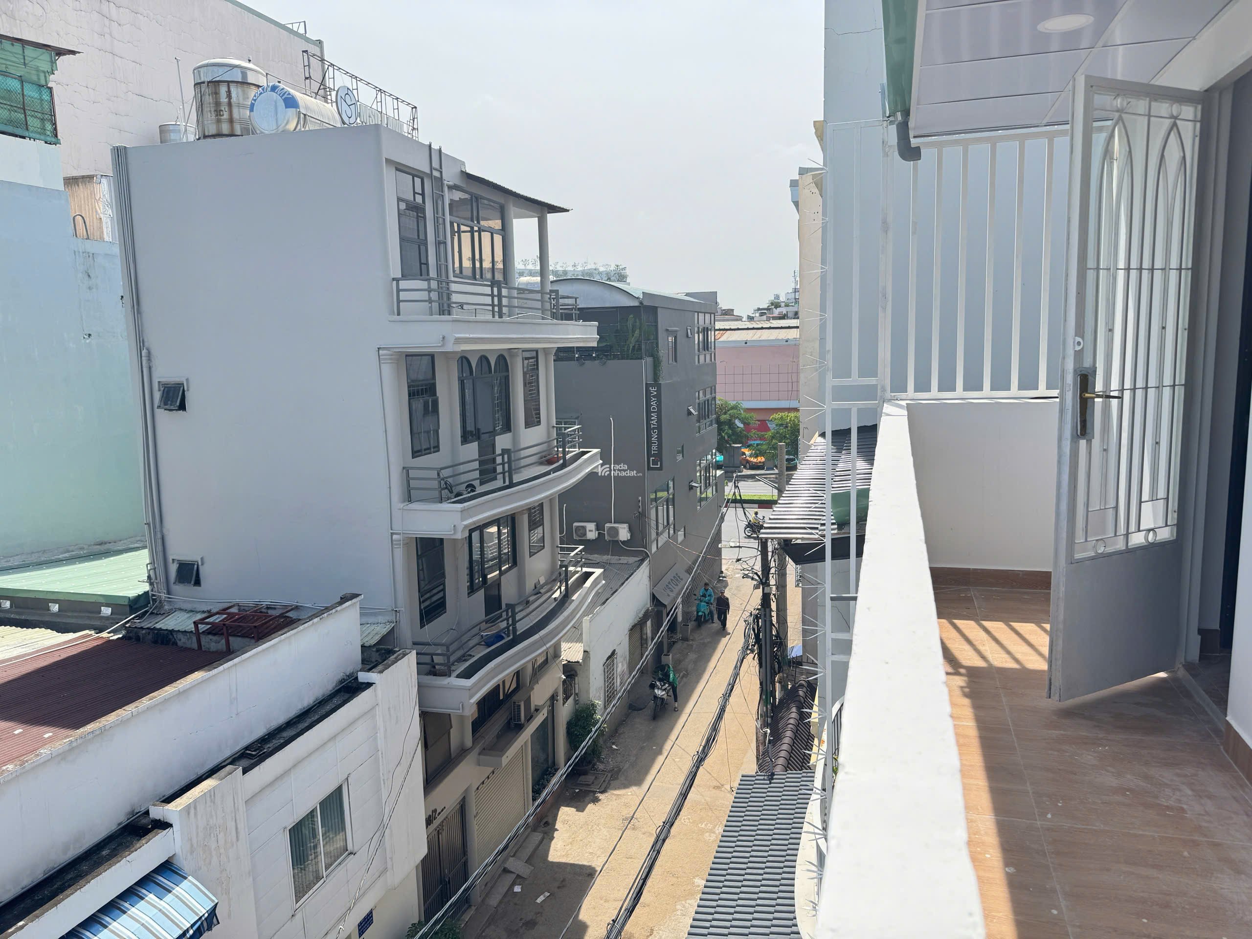 căn góc ngay ngã 5 thông thoáng