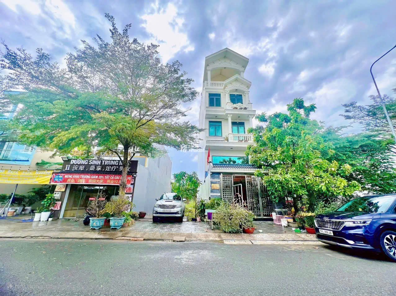 Người thân chính chủ bán 2 lô 125 - 130m2 để đi định cư sổ đầy đủ sang tên công chứng trong ngày