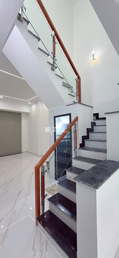 Bán nhà gần lê trọng tấn bình hưng hoà