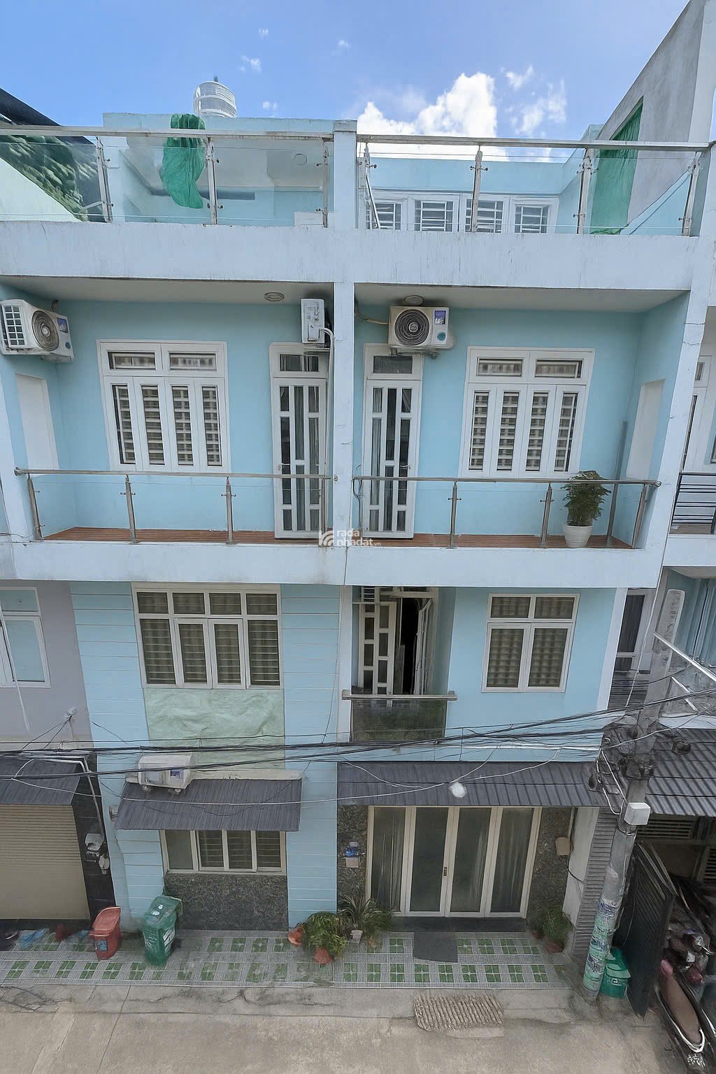 Chính chủ cần bán gấp nhà đẹp ngang 8m Khu vip Bình Tân HXH Tránh nhau