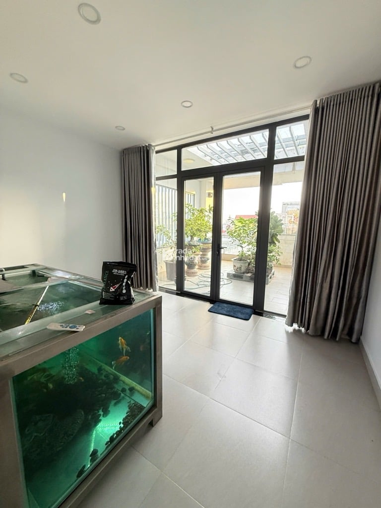 BÁN NHÀ NI SƯ HUỲNH LIÊN,MỚI,ĐẸP 5 TẦNG