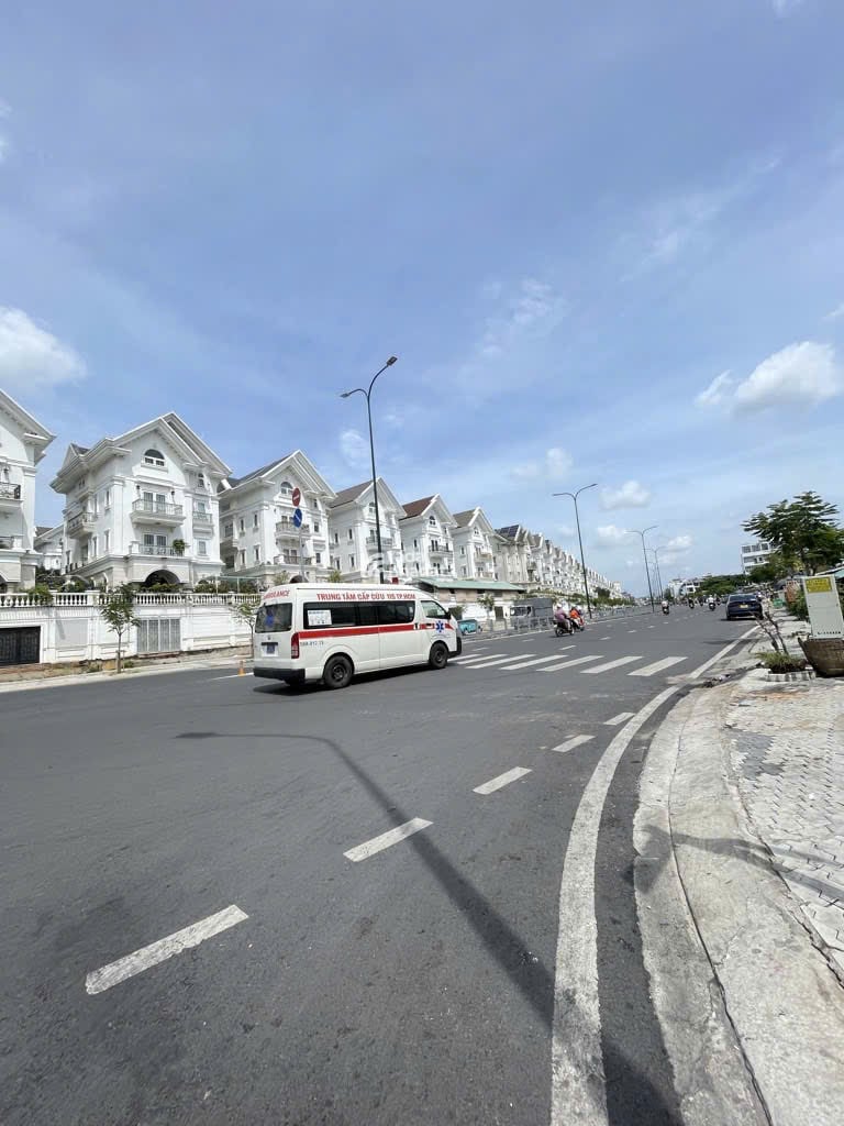 Nhà nát  Ngay Đại Học Văn Lang  Dương Quảng Hàm  Gò Vấp  hẻm xe hơi  4x14m  Giá 6.2 tỷ