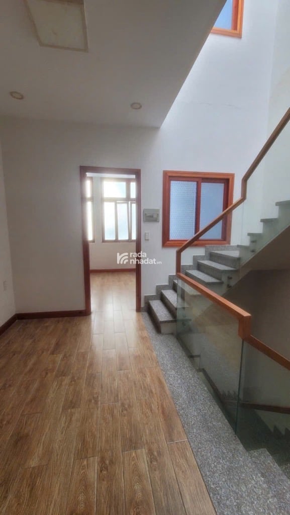 NHÀ 3 TẦNG - 47M2 (4.5*12) - 6PN KHÉP KÍN - HẺM 4M - GẦN MT LẠC LONG QUÂN - 7 TỶ 600 TL