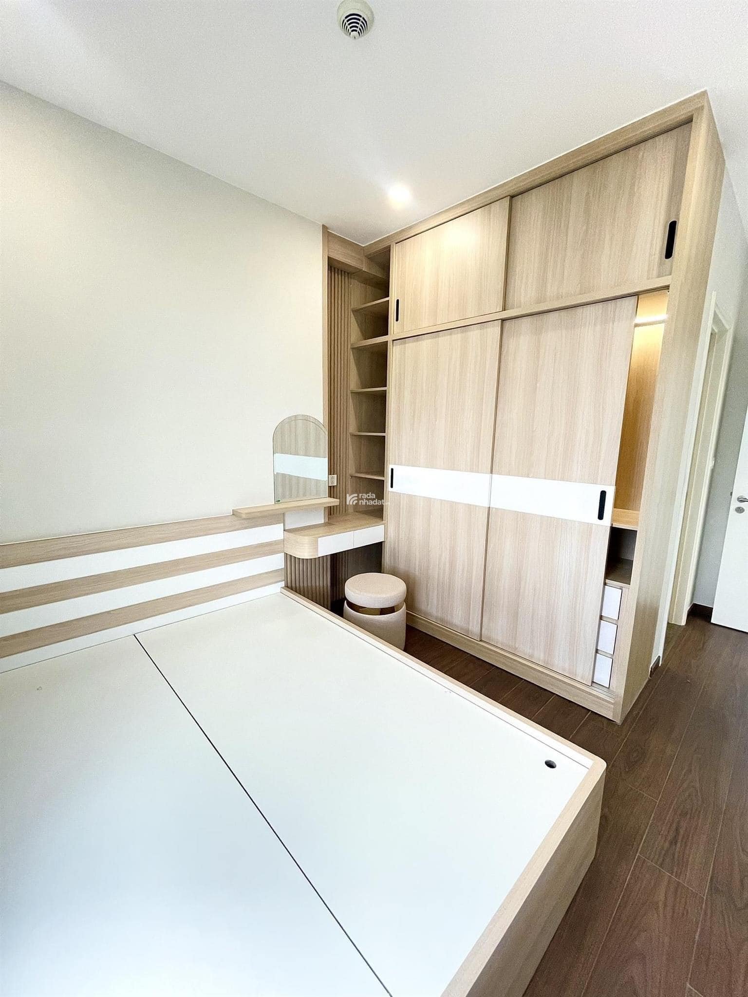 CHO THUÊ CĂN HỘ 2 PHÒNG NGỦ FULL NỘI THẤT MỚI 100% VIEW GOLF CHỈ 10 TRIỆU CC CAO CẤP LÊ PHONG