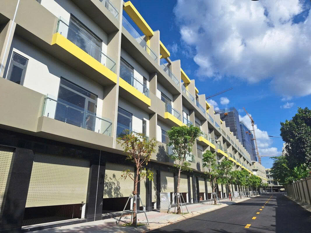 Nhà Phố 4 Tầng Bcons Uni Valley - Tài Sản Dòng Tiền Ngay Làng Đại Học