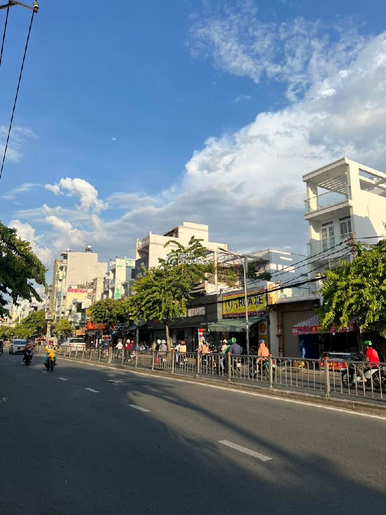 NHÀ 2 MẶT TIỀN 2 TẦNG, ĐƯỜNG BÀ HOM. CẠNH CHỢ PHÚ LÂM, KHU KINH DOANH SẦM UẤT.