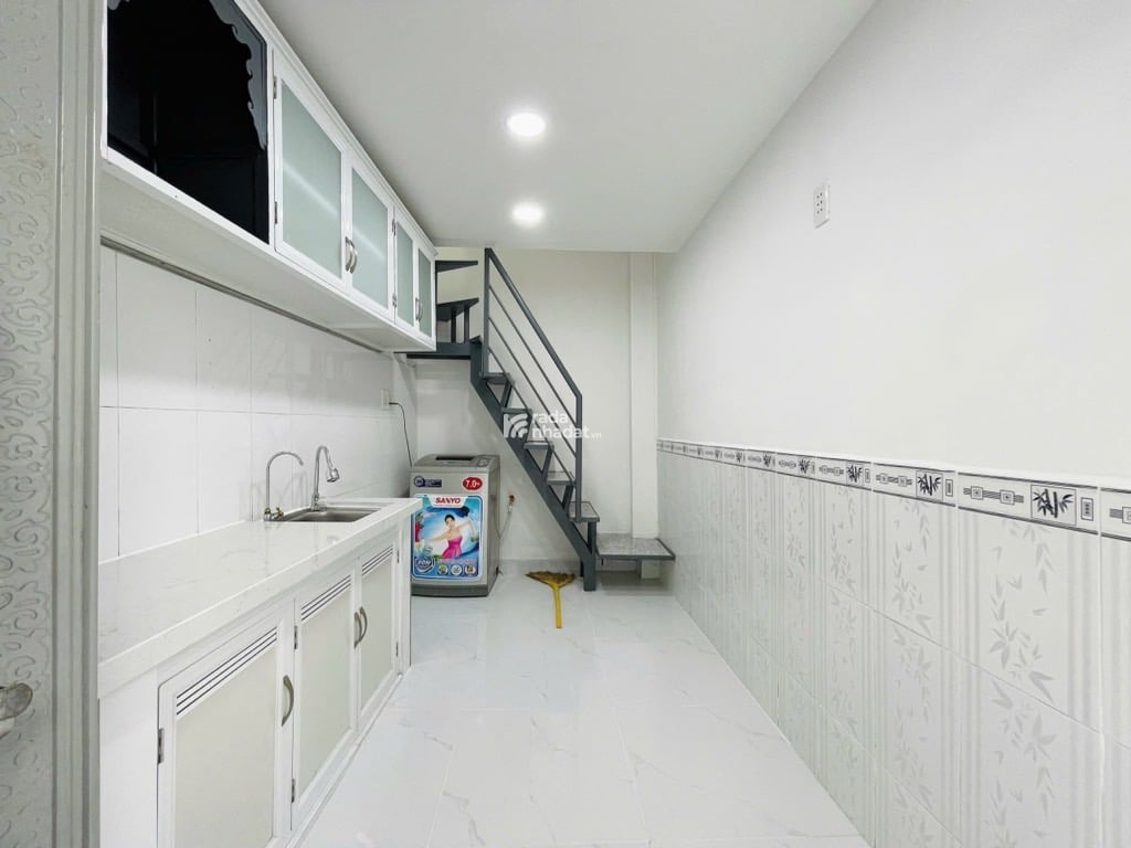 SÁT HẺM XE HƠI NƠ TRANG LONG, BÌNH THẠNH, GIÁ RẺ Ở NGAY. GIẢM 650TR CHỈ 2T 