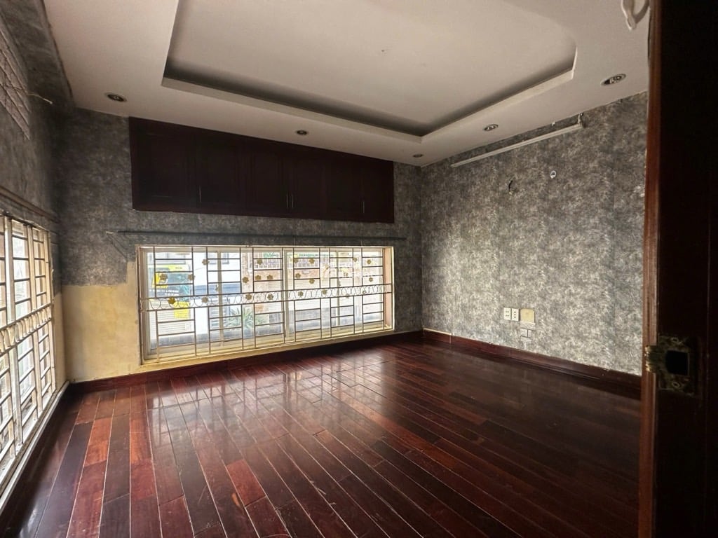 HẺM XE HƠI SÁT MT PHAN XÍCH LONG, PHÚ NHUẬN, 4 TẦNG ĐÚC BTCT. GIẢM 350TR CHỈ 4.99T TL 