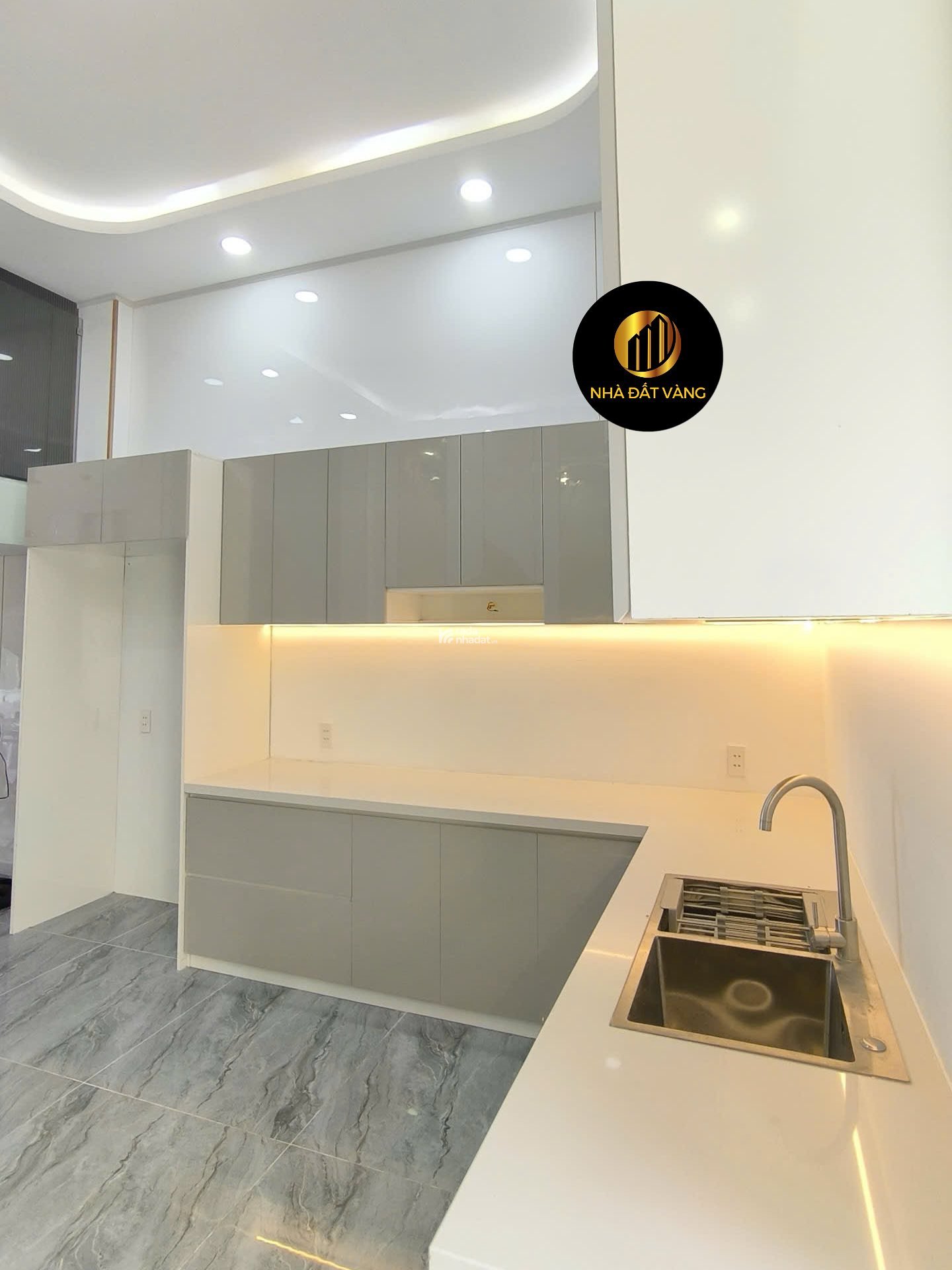 BÁN NHÀ PHỐ HỒ VĂN CỐNG THỦ DẦU MỘT, BÌNH DƯƠNG AN NINH ,CÓ SÂN ĐẬU Ô TÔ