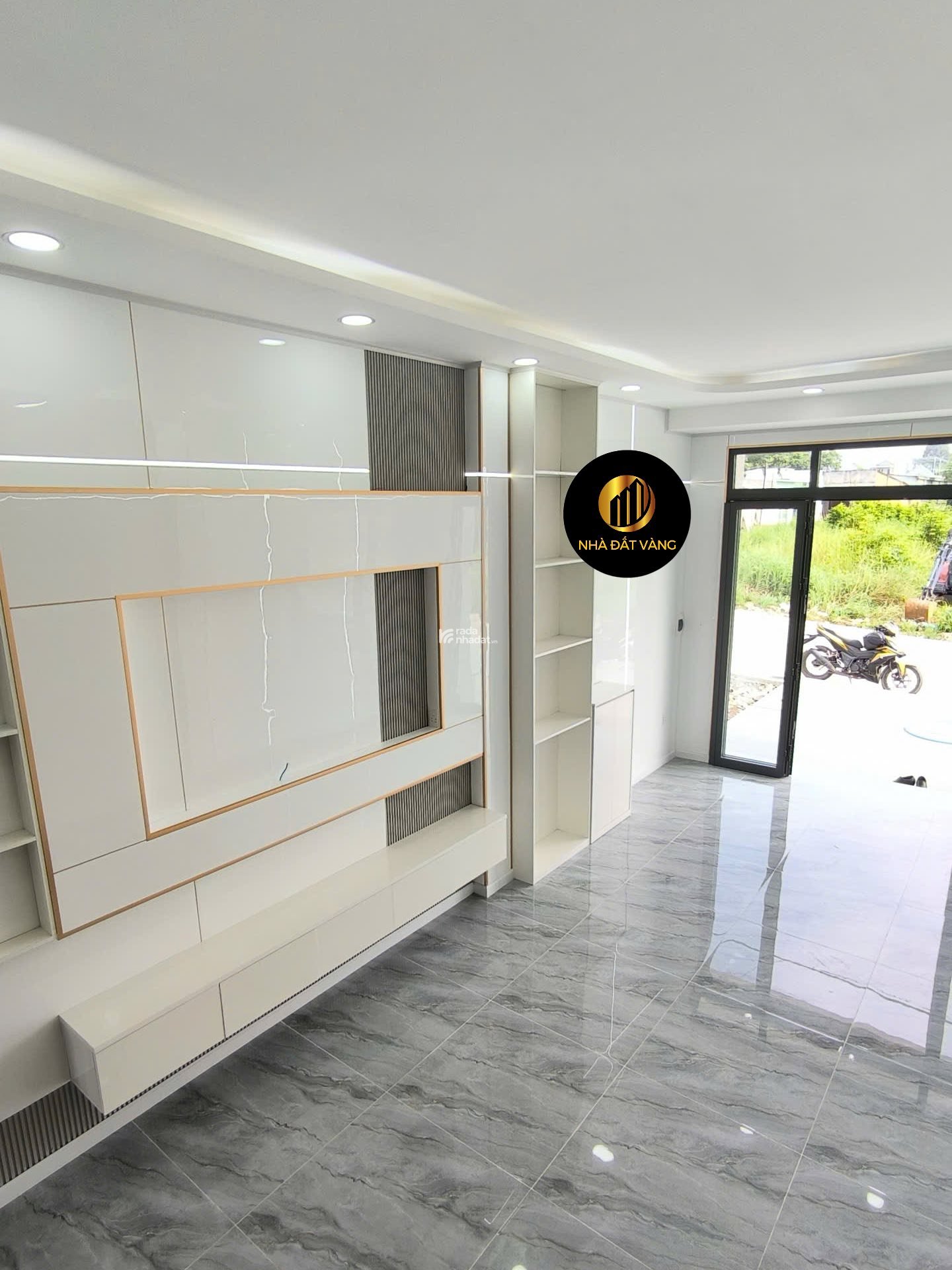 BÁN NHÀ PHỐ HỒ VĂN CỐNG THỦ DẦU MỘT, BÌNH DƯƠNG AN NINH ,CÓ SÂN ĐẬU Ô TÔ