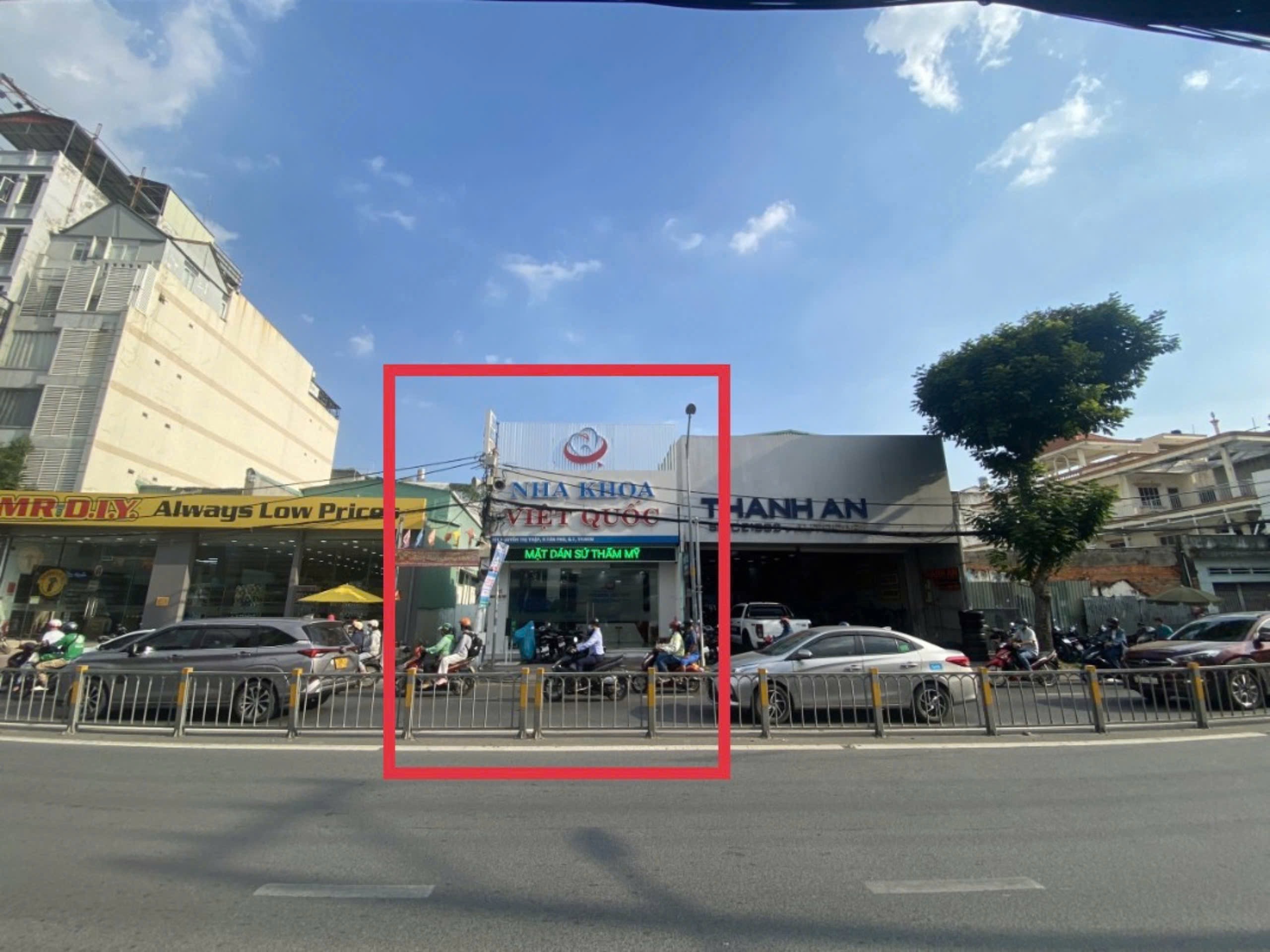 Bán nhà góc 2 mặt tiền 121 Nguyễn thị thập phường tân phú Quận 7. dt 7x22m