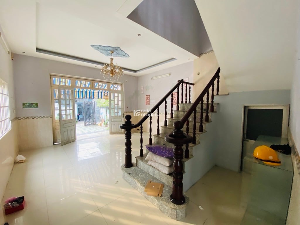 BÁN NHÀ DT LỚN 125M2 , ĐƯỜNG RỘNG, TRUNG TÂM PHƯỜNG LONG TRƯỜNG, CHỈ 5,5 TỶ