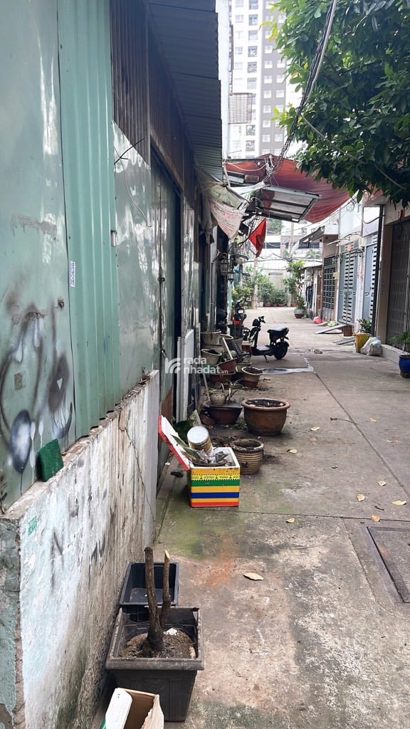 NGAY ĐẦM SEN, HẺM XE HƠI TÔ HIỆU, TÂN PHÚ, 471M2 HIẾM CÓ. GIẢM 450TR CHỈ CÒN 48.3T TL TỐT