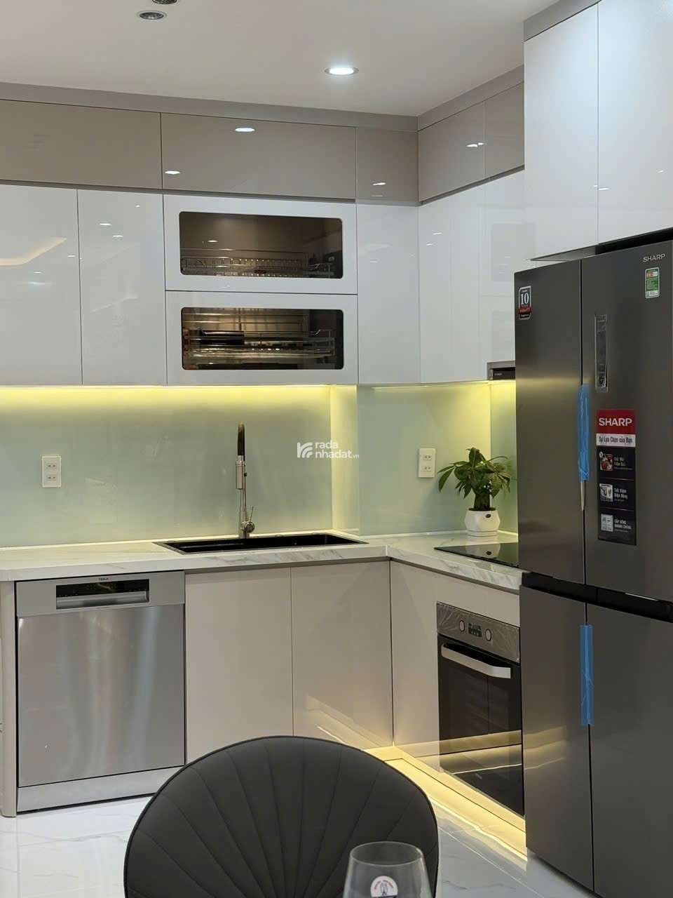 Bán nhanh căn hộ Sky garden 2, PMH, Q7, dt 81m2, tk 3PN nhà mới đẹp, giá chỉ 6,3 tỷ 