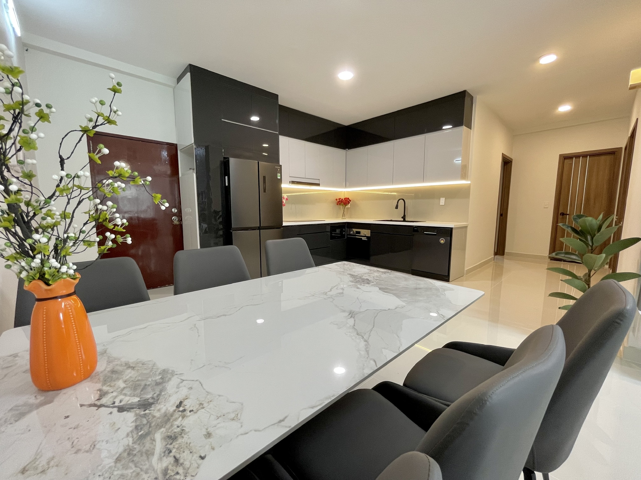 Bán nhanh căn hộ hộ sky garden 2, PMH ,Q7, dt 88m2, tk 3PN nhà mới đẹp, giá chỉ 6,7 tỷ 