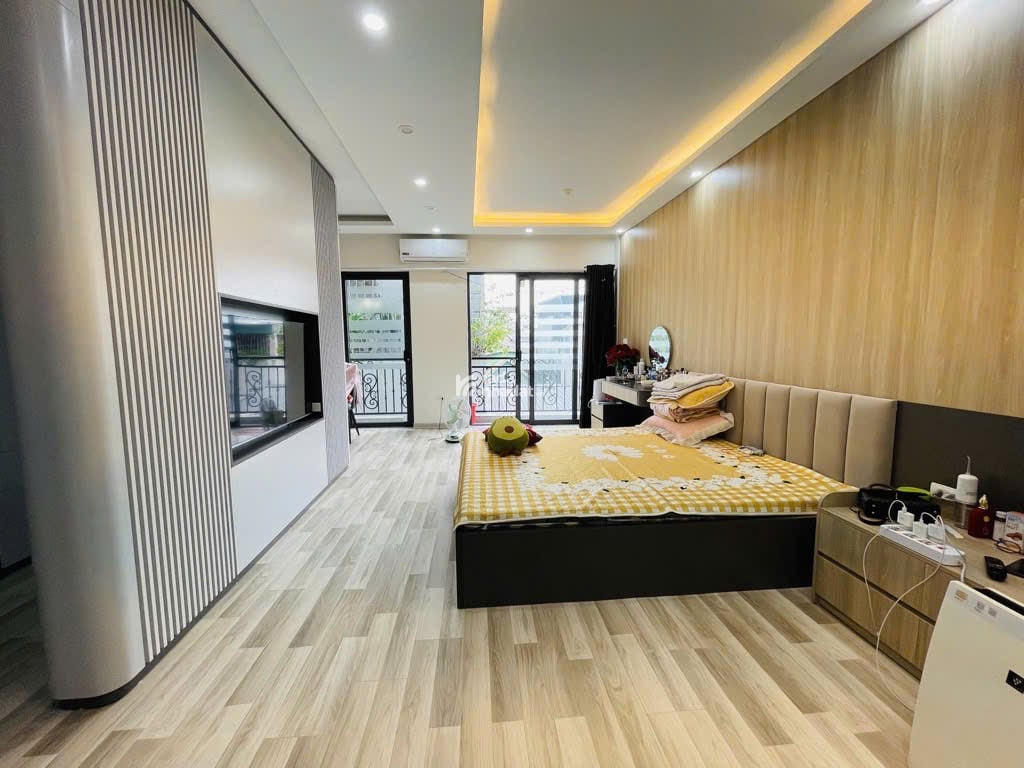 Duy nhất 1 nhà Lạc Long Quân gần ô tô, full nội thất 72m2 giá 11.5 tỷ