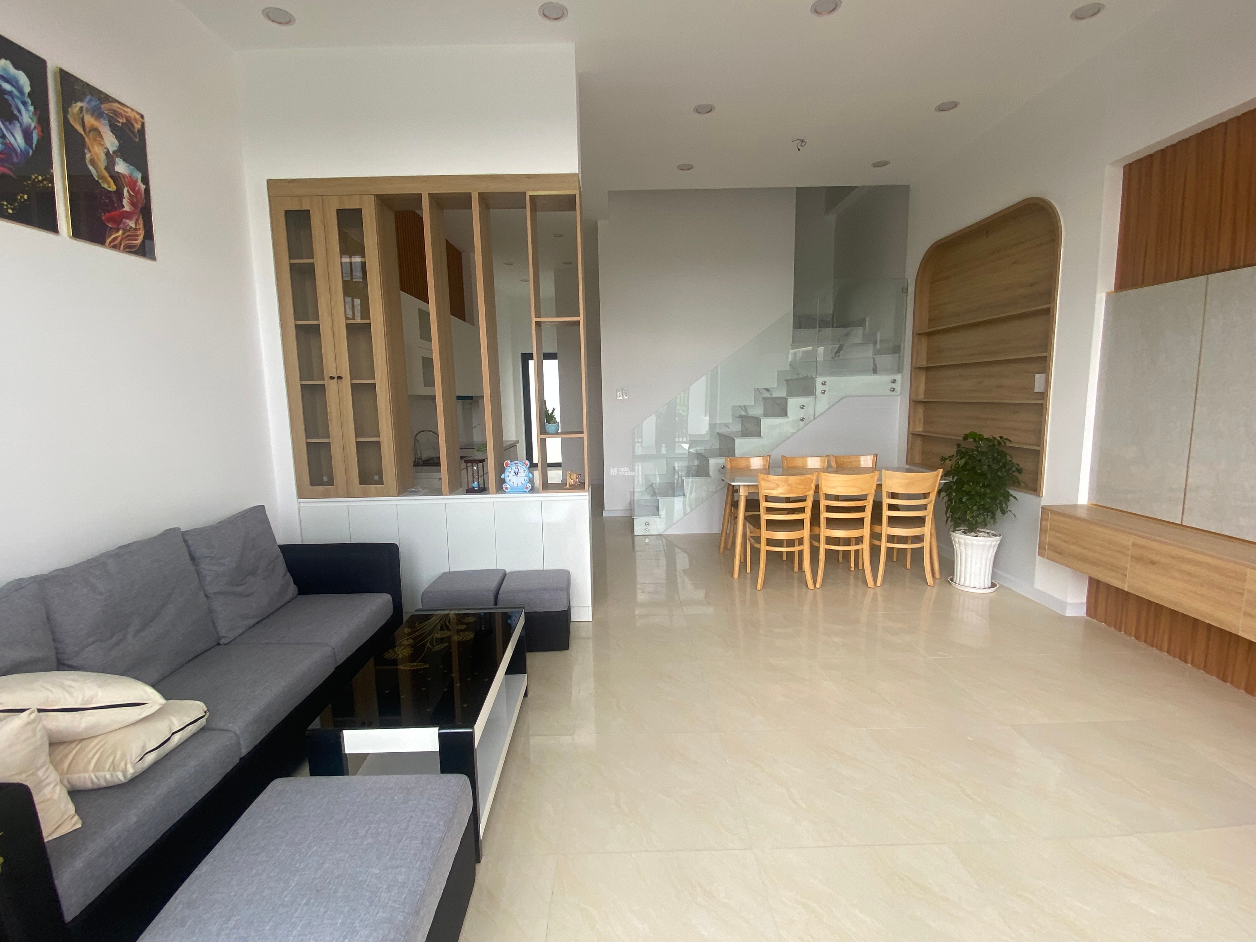 Nhà mặt tiền đường - ngay chợ TT Cần Đước