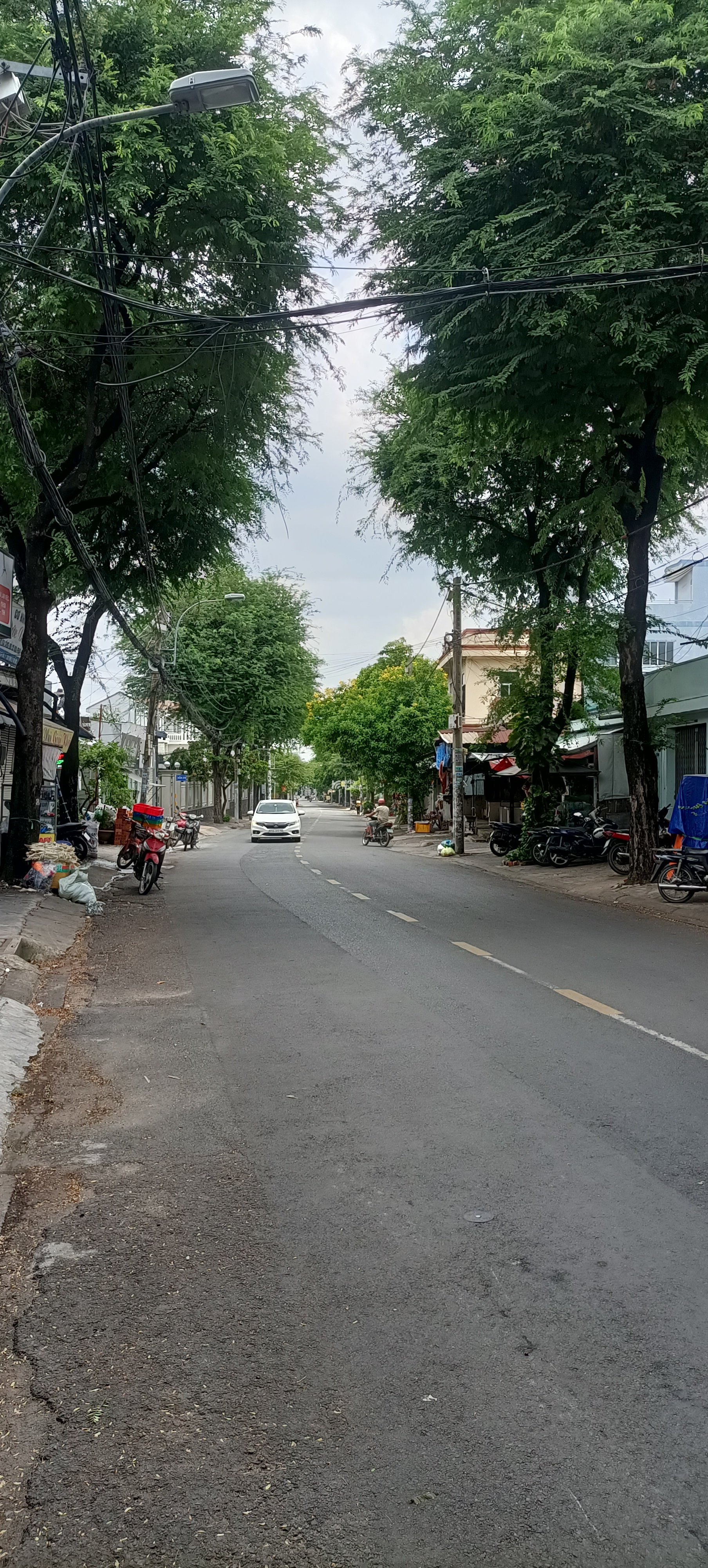  2 DÃY NHÀ TRỌ 15 PHÒNG CHO THUÊ - DÒNG TIỀN GẦN 30 TRIỆU /THÁNG - HẺM ÔTÔ VÀO NHÀ - GẦN BV TP THỦ 