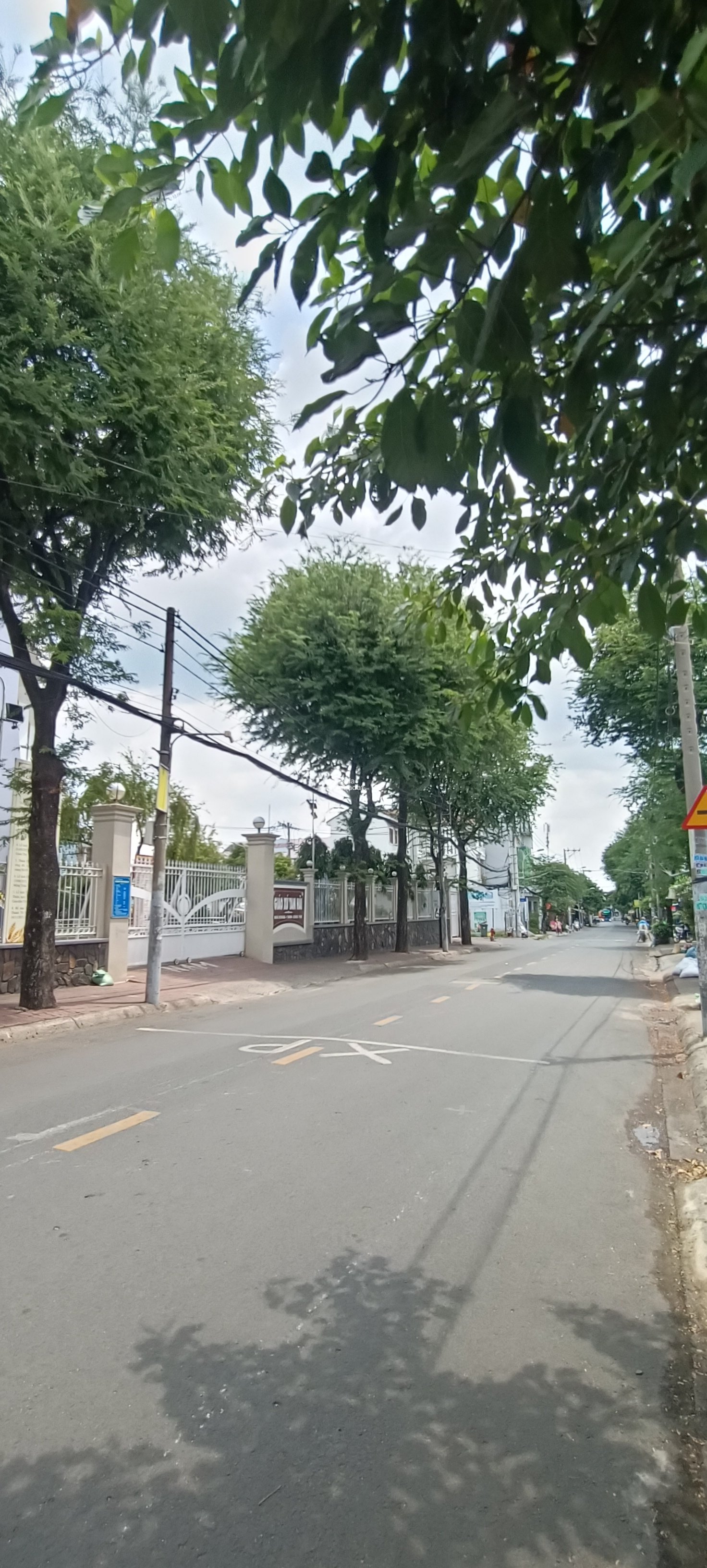  2 DÃY NHÀ TRỌ 15 PHÒNG CHO THUÊ - DÒNG TIỀN GẦN 30 TRIỆU /THÁNG - HẺM ÔTÔ VÀO NHÀ - GẦN BV TP THỦ 