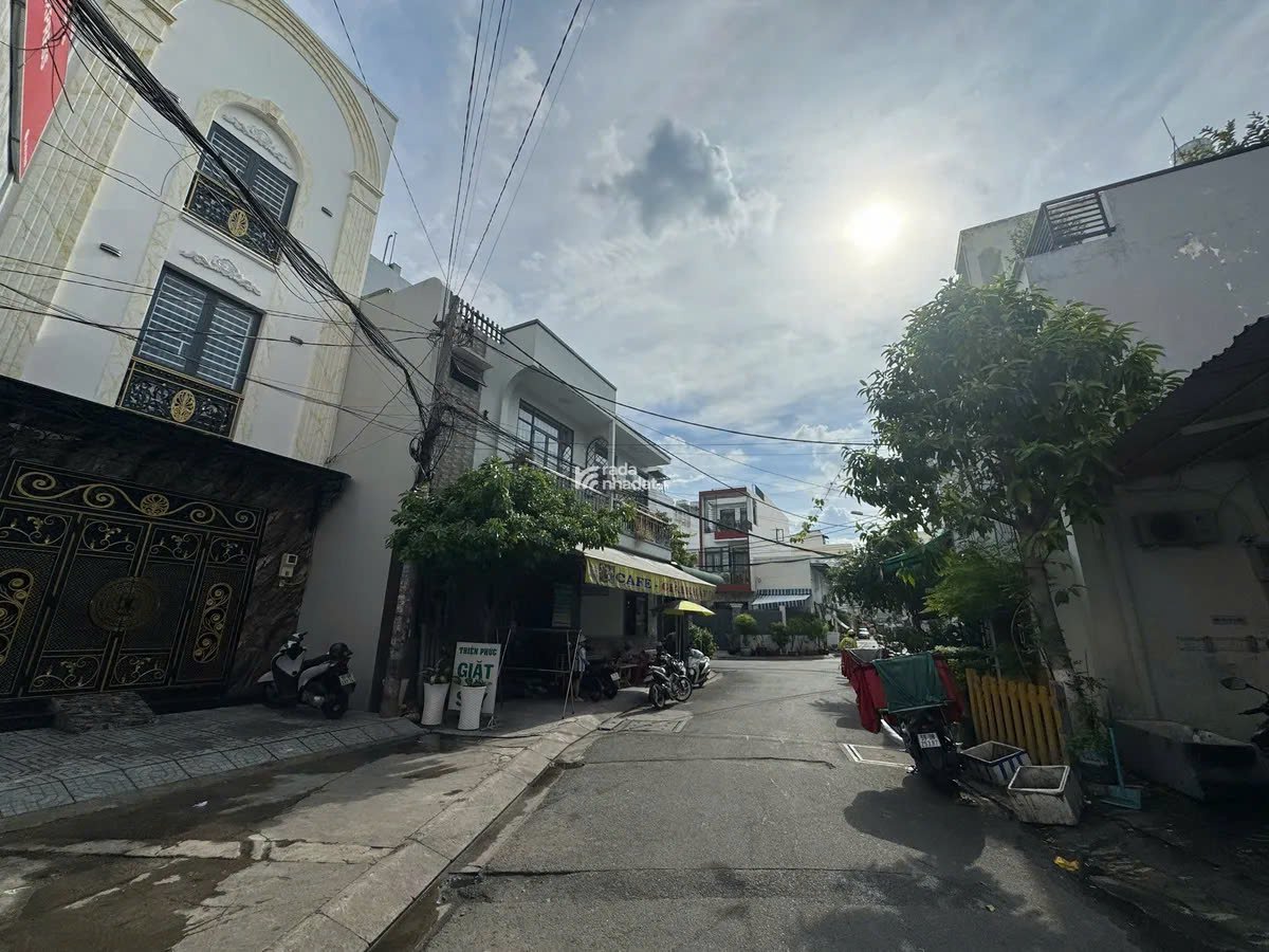 Nhà Mới 100%, Hẻm 10m gần chợ Tân Hương, 4 tầng, 5PN, chỉ 7.75 tỷ