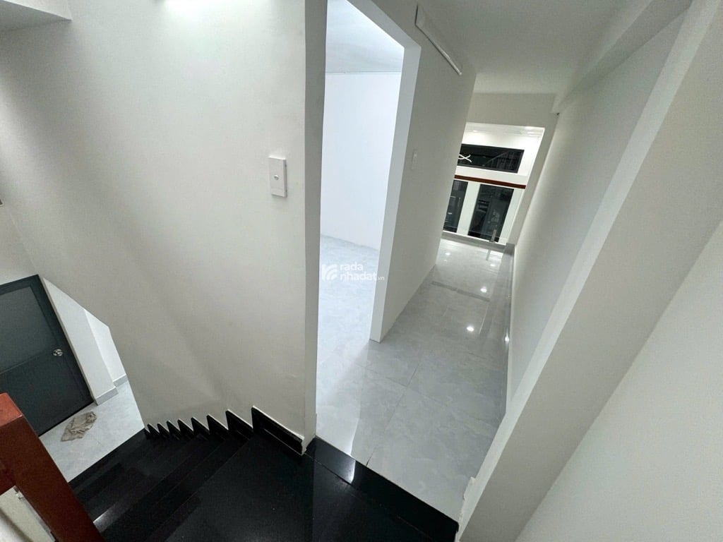 CMT8 - 92m2 (4.5x17.5) nở hậu 6m - 4 tầng BTCT - 7PN đang có dòng tiền - 8.9 tỷ