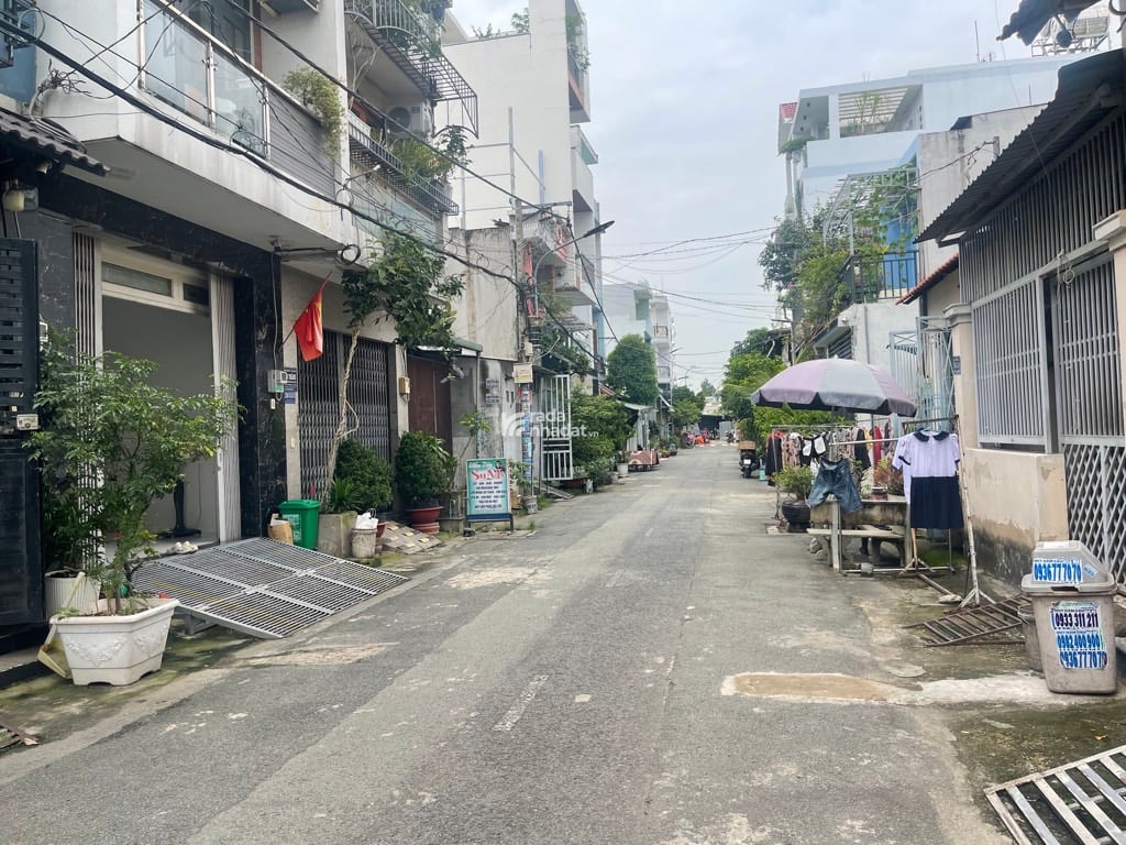 BÁN NHÀ 66M2 5.7 TỶ 4 TẦNG MẶT TIỀN CÓ SÂN ĐỂ XE HƠI 7 CHỖ BÌNH TÂN 