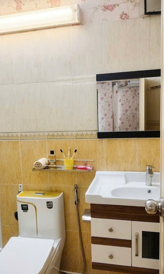 Bán nhà hẻm Lý Chính Thắng QUẬN 3, (ngay mặt tiền Hoàng Sa), DT 49 m2 (7x7m), 8.9 tỷ