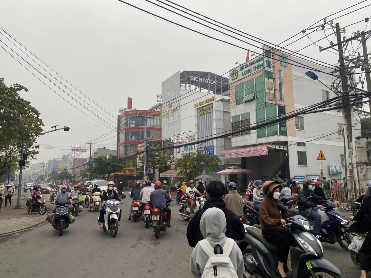 BÁN LÔ 100M2 MẶT TIỀN ĐƯỜNG TÔN ĐỨC THẮNG - GIÁ 18 TRIỆU/M2 - SỔ HỒNG SẴN - THỔ CƯ 100%