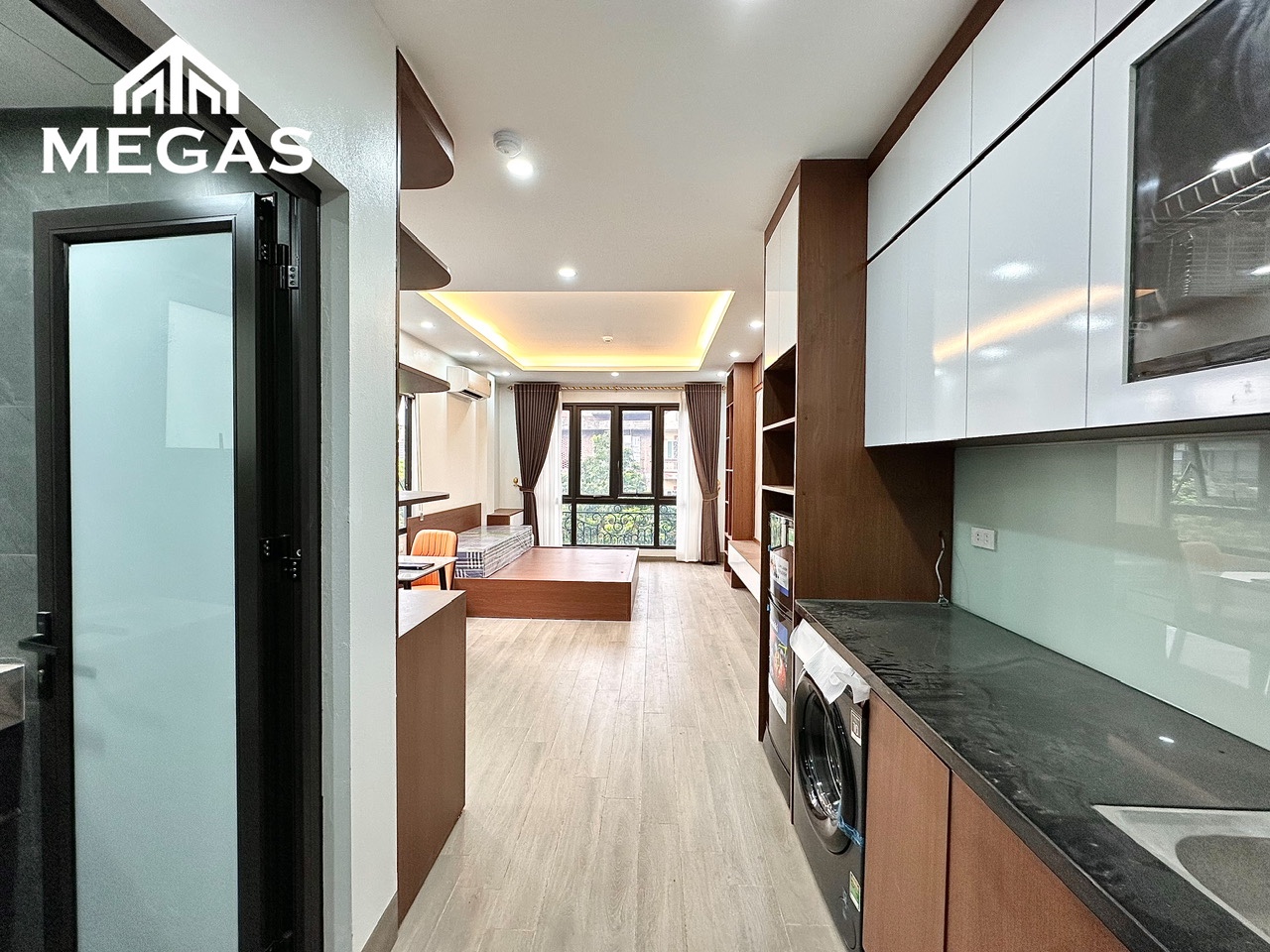 CĂN HỘ STUDIO MỚI FULL NỘI THẤT OTO ĐỖ CỬA HỒ TÙNG MẬU, GOLKMARK CITY