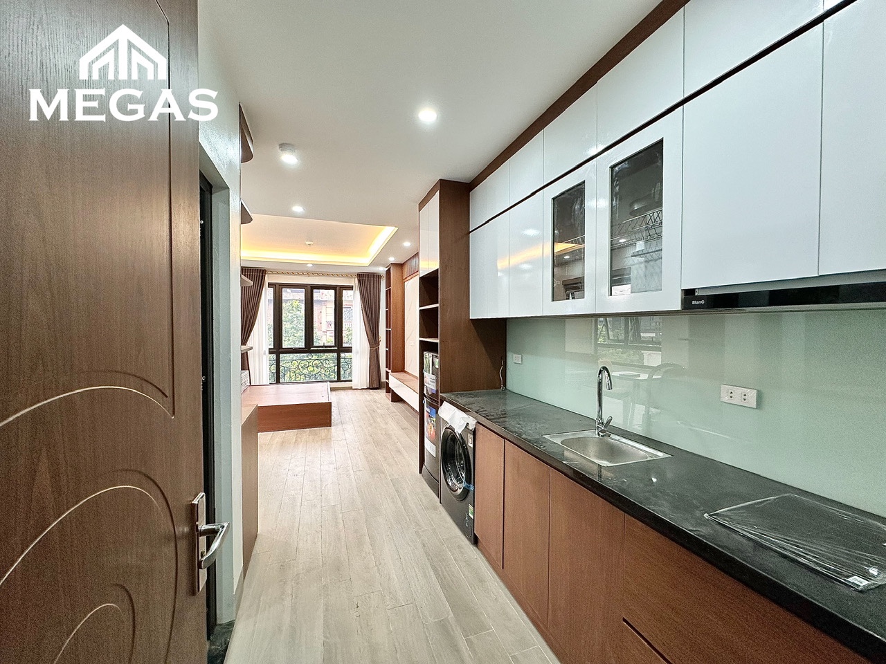 CĂN HỘ STUDIO MỚI FULL NỘI THẤT OTO ĐỖ CỬA HỒ TÙNG MẬU, GOLKMARK CITY