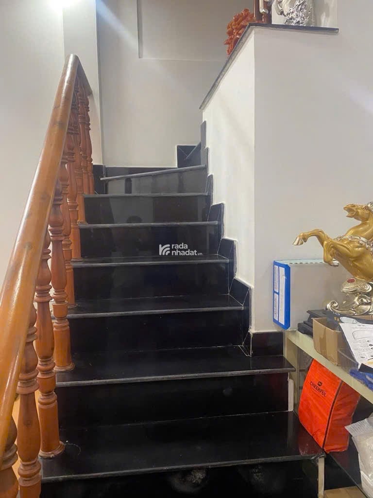 NHỈNH 4 HẺM XE HƠI NHÀ 2 TẦNG HẺM THÔNG TỨ TUNG OTÔ QUAY ĐẦU - 