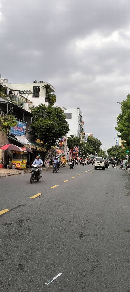  NHÀ MẶT TIỀN KHU KINH DOANH BUÔNG BÁN