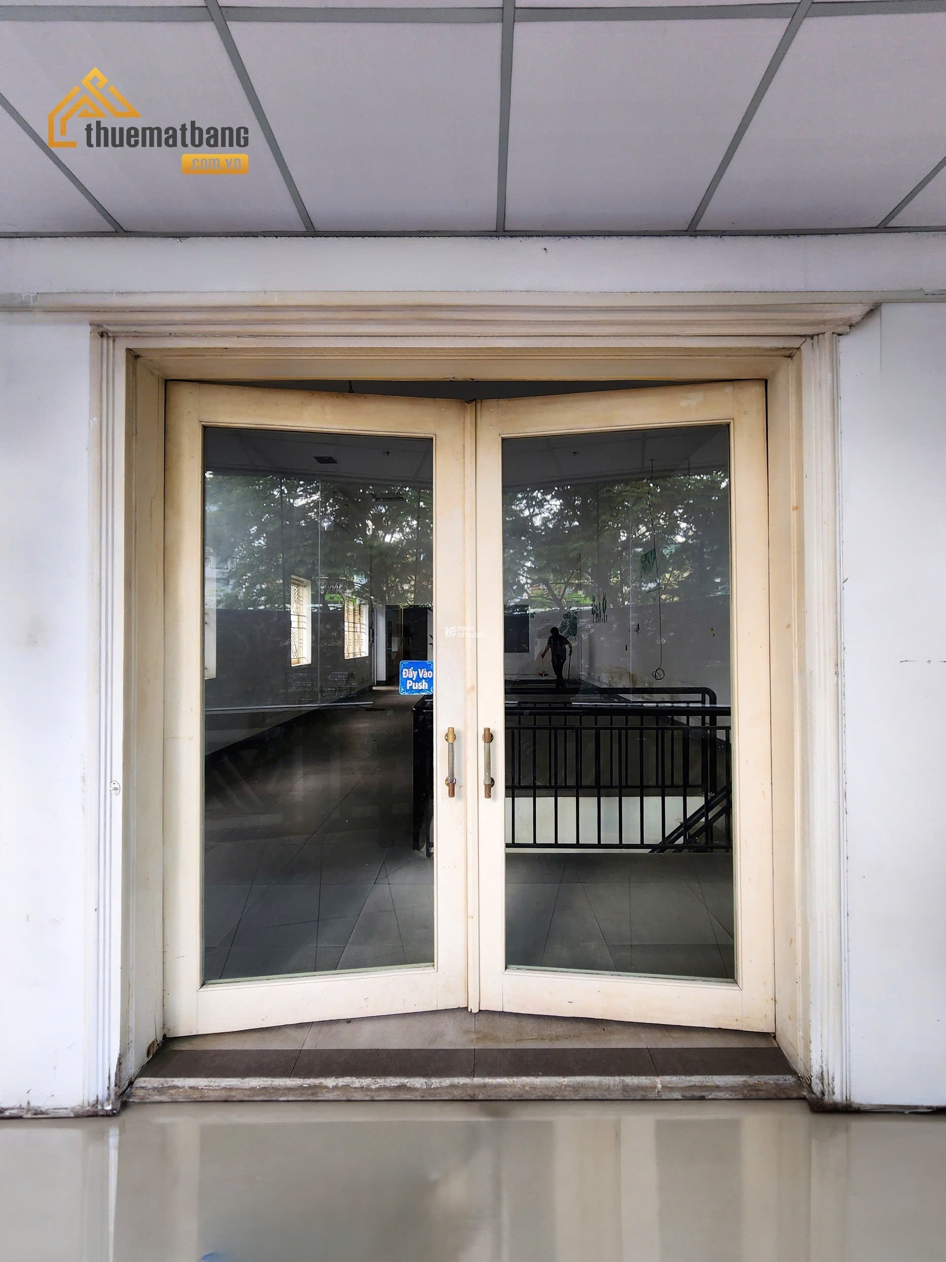 CỰC GẤP - CHÍNH CHỦ! LẦU 1 300M2 ĐẮC ĐỊA TRÊN TRỤC TÔN ĐẢN, Q4 - KÝ NGAY!