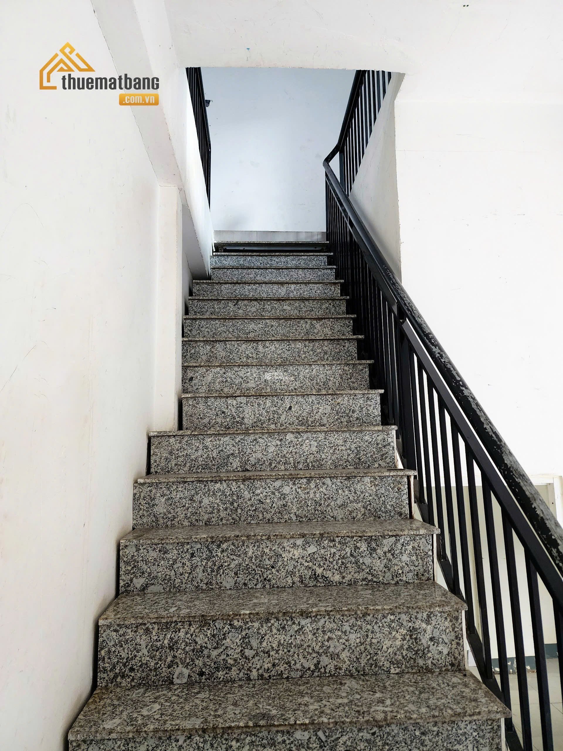 CỰC GẤP - CHÍNH CHỦ! LẦU 1 300M2 ĐẮC ĐỊA TRÊN TRỤC TÔN ĐẢN, Q4 - KÝ NGAY!