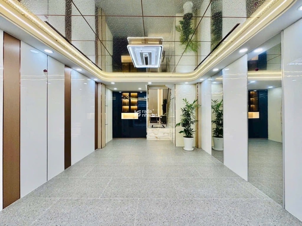 XE HƠI NGỦ TRONG NHÀ - GẦN SÂN BAY - 5TẦNG - THANG MÁY - THIẾT KẾ HIỆN ĐẠI, 11TỶ8 TL