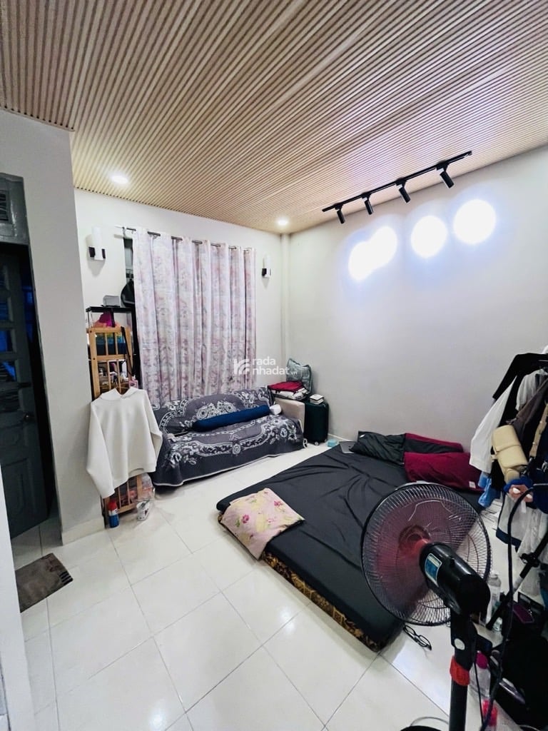 Nhà Hẻm Xe Hơi - Âu Dương Lân - Quận 8 - ngang 4m3  -  Hiện Hữu - chỉ nhỉnh 3ty